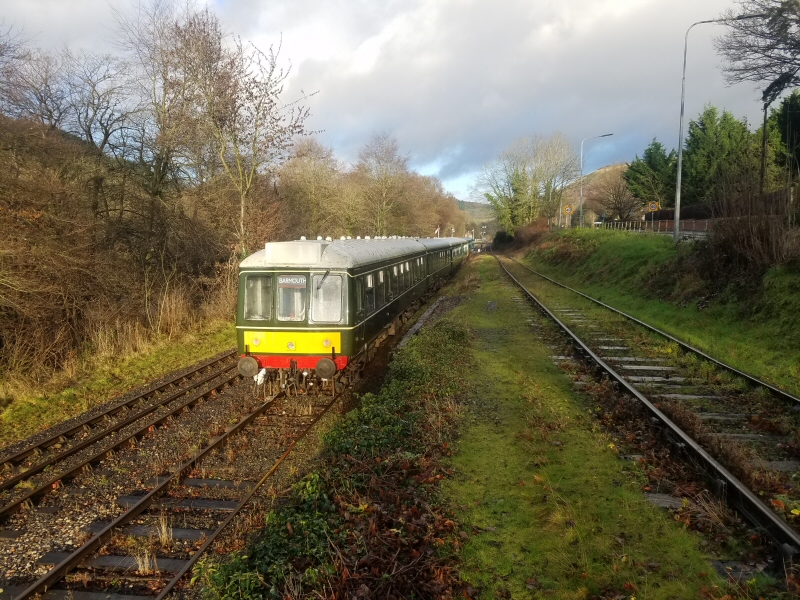 6-car unit at River Siding